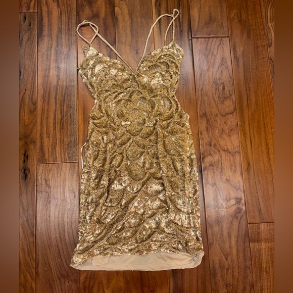 Sherri hill size 0 gorgeous Gold Sequin strappy mini Dress -  divino.acegroup.co.in